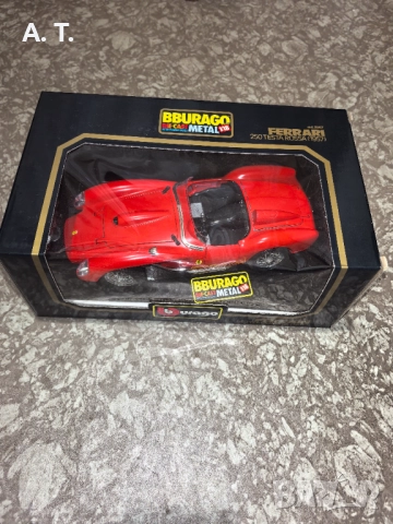 Ferrari 250 Testa Rossa (1957) Bburago 1/18, снимка 2 - Колекции - 52432094