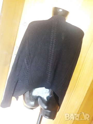 Черна дебела къса жилетка плетиво Л, снимка 2 - Жилетки - 34079165