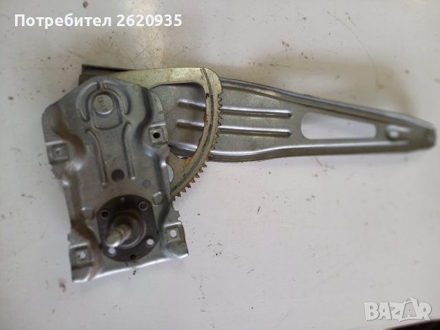 Машинка ръчна стъклоповдигач тойота ярис 2006-2011.  , снимка 3 - Части - 44391374