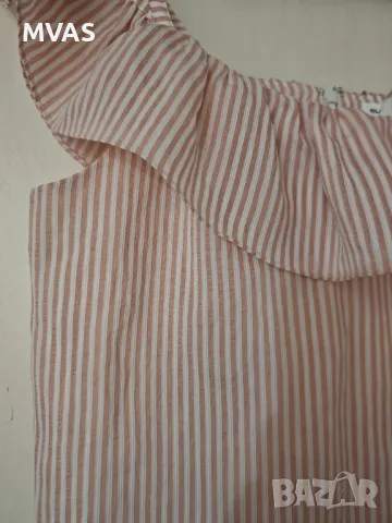 Нов дамски топ розово бял с деколте лодка и волани S размер, снимка 3 - Корсети, бюстиета, топове - 49537067