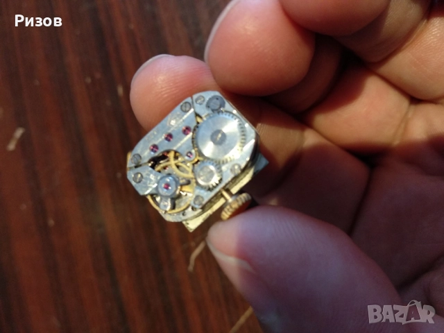 Позлатен дамски часовник Луч, снимка 5 - Антикварни и старинни предмети - 52501708