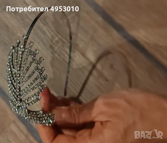 Диадема с кристали, снимка 2 - Сватбени аксесоари - 56132183