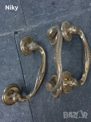 Бронзови дръжки за врати 