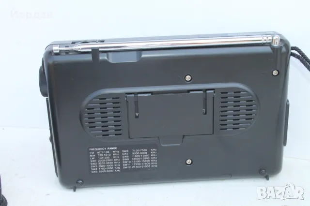 Радио ''Grundig Yacht Boy 206'' , снимка 8 - Радиокасетофони, транзистори - 50413396