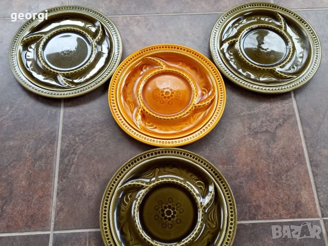 Четири керамични плата за ордьовър 