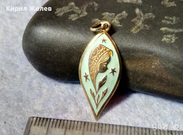 НЕЖЕН ЕМАЙЛИРАН ПОЗЛАТЕН АР НУВО СТИЛ ПЕНДАНТ МЕДАЛЬОН ФИНА ХУДОЖЕСТВЕНА ИЗРАБОТКА 56401
