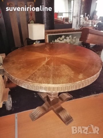 Дървена маса