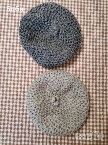 Дамски ръчно плетени шапки, снимка 1 - Шапки - 44142838