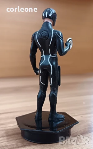 TRON Legacy пластмасова фигурка от поредицата на Disney, снимка 2 - Колекции - 50550265