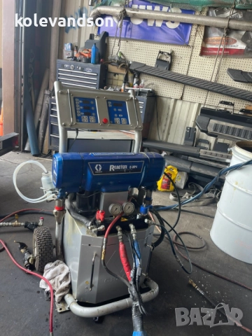 Машина за полагане на полиуретанова изолация и полиуреа