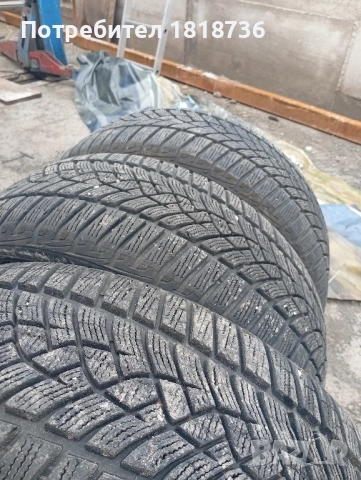 Зимни гуми 225/50/17, снимка 3 - Гуми и джанти - 52362218