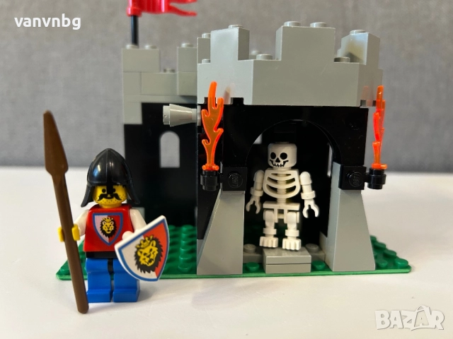 Lego Castle 6036 Skeleton Surprise, снимка 2 - Конструктори - 51724429
