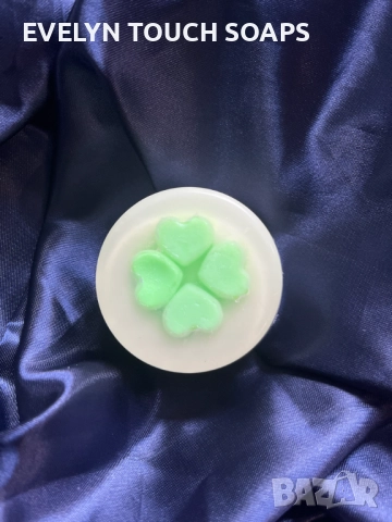 Ръчно изработен глицеринов сапун „Четирилистна детелина“, снимка 4 - Козметика за тяло - 51782879