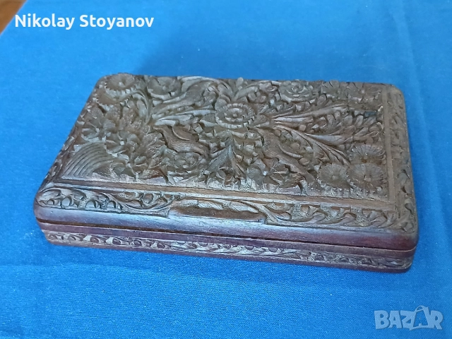 Ръчно гравирана дървена кутия