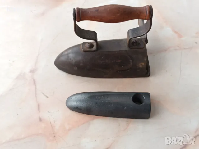 Малка ретро ютия №1, снимка 4 - Антикварни и старинни предмети - 48126347