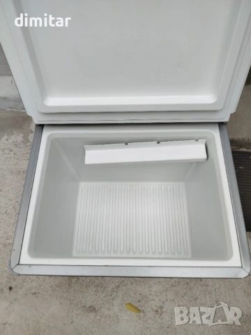 Хладилник Dometic на 12*220 V- gaz -41 литра, снимка 10 - Хладилни чанти - 53291952