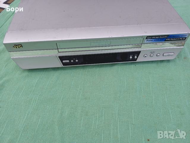 JVC Super VHS HI-FI  HR-S 5972, снимка 6 - Плейъри, домашно кино, прожектори - 36423871
