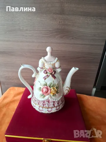 Порцеланов чайник