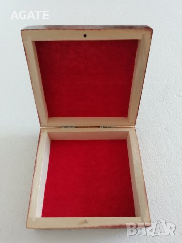 Оригинална дървена кутия с резба за бижута, снимка 2 - Декорация за дома - 42248500