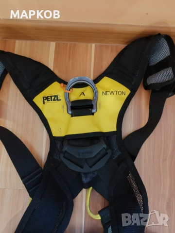 Седалка за работа Petzl Newton Easyfit - black/yellow, снимка 2 - Спортна екипировка - 52922948