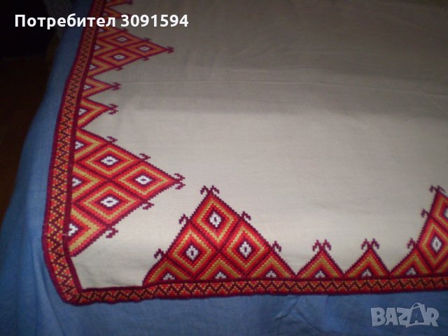 Ретро  ръчно бродирана покривка за маса 