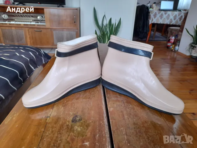 Стари дамски гумени ботуши,боти, снимка 2 - Други ценни предмети - 49065055