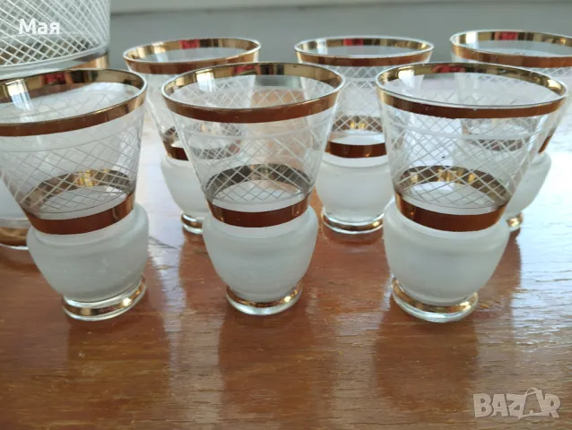 Винтидж чаши за ракия със златен кант от средата на миналия век, снимка 13 - Чаши - 50280239