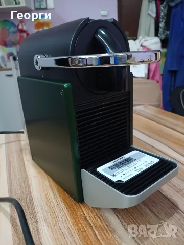 Кафе машина Nespresso c62, снимка 6 - Кафе машини - 56379690
