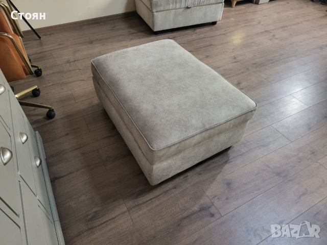 Голяма бежова табуретка от плат с функция ракла, снимка 7 - Дивани и мека мебел - 53868673