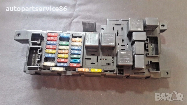 Кутия с предпазители за Volvo S60 Бензин 518322326, снимка 3 - Части - 53833153