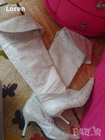 Подарявам!🤍🤍🍬Бели чизми ботушки на сиви цветя от естествена кожа, снимка 3 - Дамски ботуши - 52509229