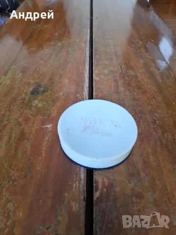 Стара кутия от крем Ивета