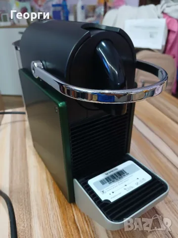 Кафе машина Nespresso c62, снимка 4 - Кафе машини - 56379690