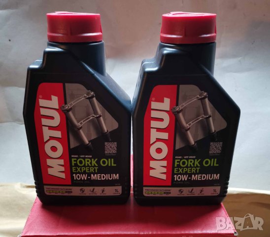 MOTUL Fork Oil Expert medium 10W, снимка 1 - Аксесоари и консумативи - 40869070