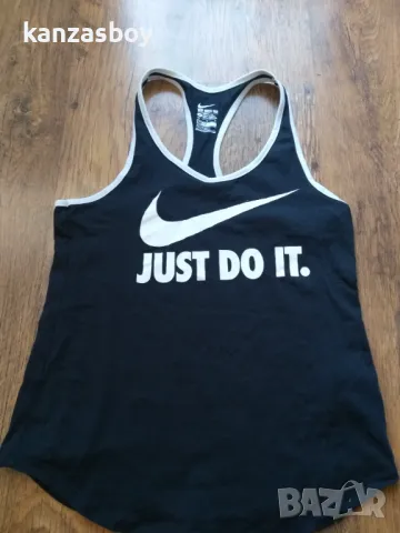 nike - страхотен дамски потник КАТО НОВ M, снимка 5 - Потници - 47388875