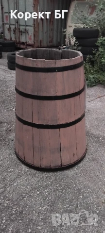 Продавам масивна дървена бъчва, каца в много добро състояние.