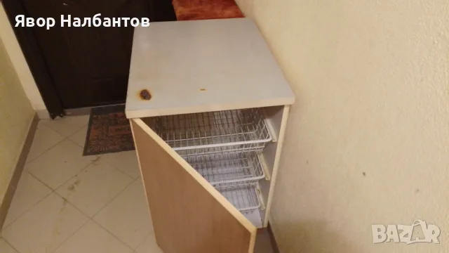 шкафче за маза за консерви