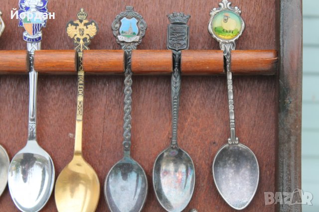 Сувенирни посребрени лъжички 24бр с дървена стойка, снимка 5 - Антикварни и старинни предмети - 34809113