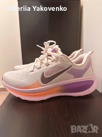Маратонки Nike Vomero Plus, снимка 8 - Маратонки - 55953026