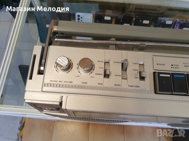 Радиокасетофон Sanyo M9975LU  В перфектно техническо и много добро визуално състояние., снимка 5 - Радиокасетофони, транзистори - 41551241