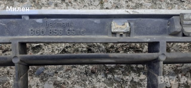 Декоративна Решетка Във Предния Капак За  Audi 80 B4 от1991-1995 Година  Ауди 80 Б4, снимка 3 - Части - 40564393