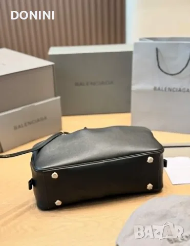 Balenciaga Дамска чанта, кожа, снимка 7 - Чанти - 56018495