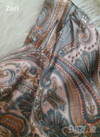 Кукленска рокля в сиво-розов пейсли принт и с буфон ръкав, снимка 7 - Рокли - 41413270