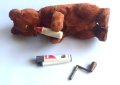 Bear Wind Up Toy Руско механично плюшено мече от 60-те години с бутилка Кафява мечка Работен ключ Иг, снимка 4