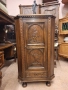 Винтидж ъглов шкаф с богата дърворезба , снимка 1