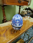 Красиво антикварно колекционерско порцеланово яйце тип Фаберже 