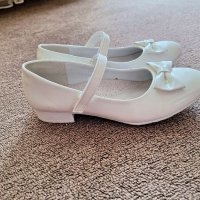 Официални лачени бели обувки, снимка 3 - Детски обувки - 41517837