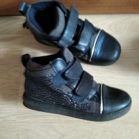 Обувки и кецове за момиче, снимка 1 - Детски маратонки - 34187961