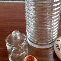 Стъклен релефен буркан с дървена капачка; керамичен капак; шише за наливен парфюм , снимка 3 - Буркани, бутилки и капачки - 42048099