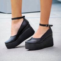 Обувки на платформа - черна кожа с черно ходило - 125K, снимка 1 - Дамски ежедневни обувки - 32216669